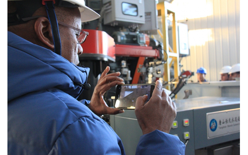 埃塞俄比亞客戶蒞臨唐山任氏參觀考察，共商水泥包裝機合作新篇章